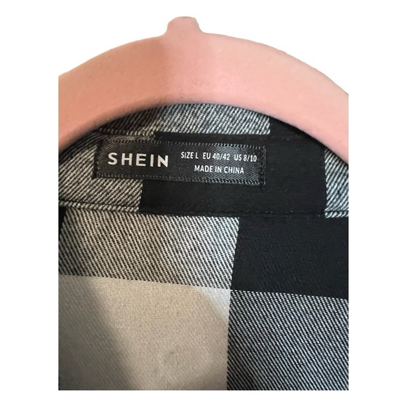 A Checkered button down shirt in size large - Picture 3 of 6